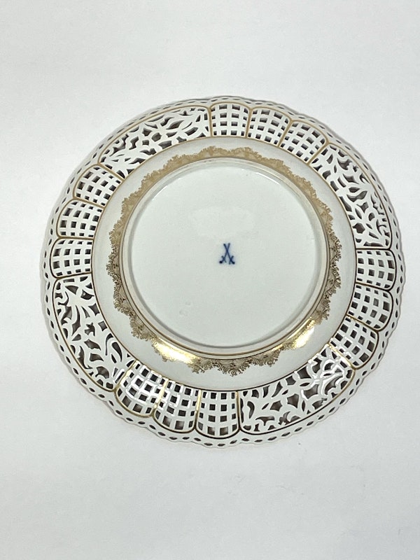 Reticulated Meissen cabinet plate - image 4