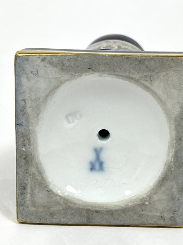 Pair of Meissen candlesticks - image 3