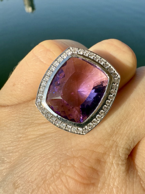 10.32ct Amethyst & Diamond Ring - image 7