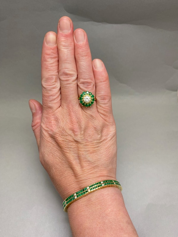 Diamond Emerald Ring in 18ct Gold date circa 1950-1960, SHAPIRO & Co since1979 - image 2