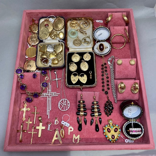 Selection of Vintage Jewellery from Lilly's Attic since 2001 - image 1