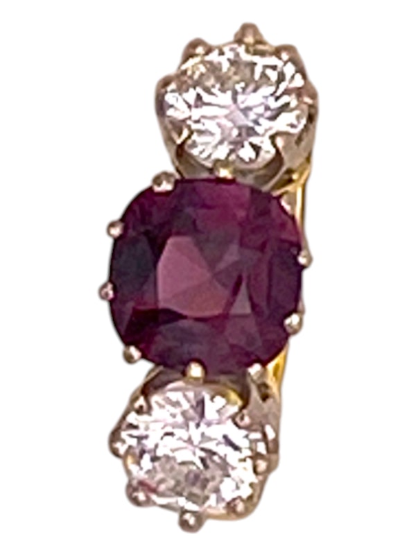 Natural red spinel and two diamonds three stone ring - image 3