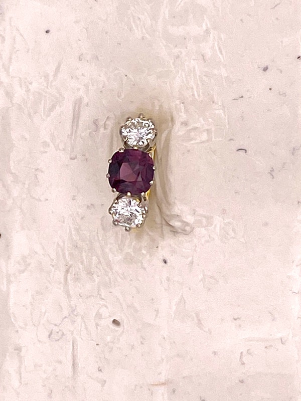 Natural red spinel and two diamonds three stone ring - image 4