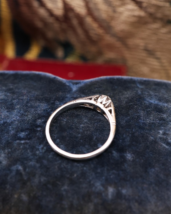 18ct White Gold & Platinum 0.35ct Diamond Solitaire Diamond Ring Circa 1935 - image 3