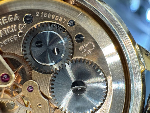 Omega Vintage 9ct 1315418 - image 14