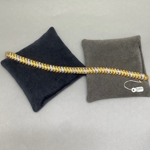 Diamond Bracelet in 18ct Yellow/White Gold date circa 1970, SHAPIRO & Co since1979 - image 3