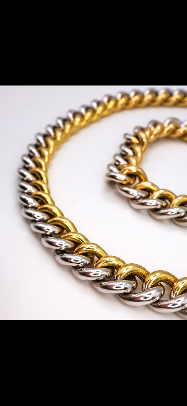 Lovely Two coloured 18ct Gold Set at Deco&Vintage Ltd - image 4