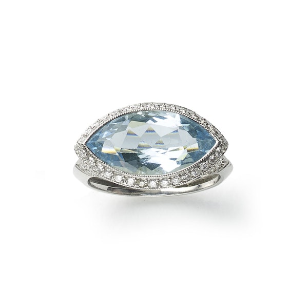 Modern Aquamarine Diamond and Platinum Cluster Ring, 4.69ct - image 1