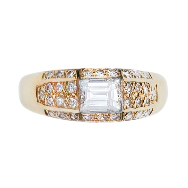 Vintage Emerald Cut Diamond Ring in 18ct Gold | c.1990s - image 1