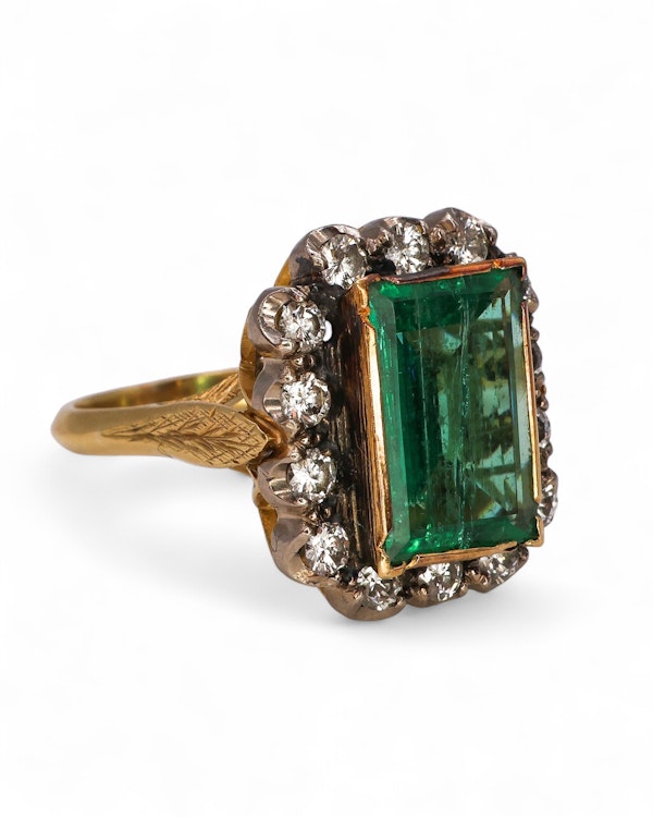 Lovely Vintage Emerald Diamond ring at Deco&Vintage Ltd - image 2