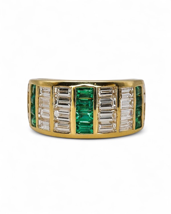 Lovely and Stylish Emerald Diamond Ring at Deco&Vintage Ltd - image 4