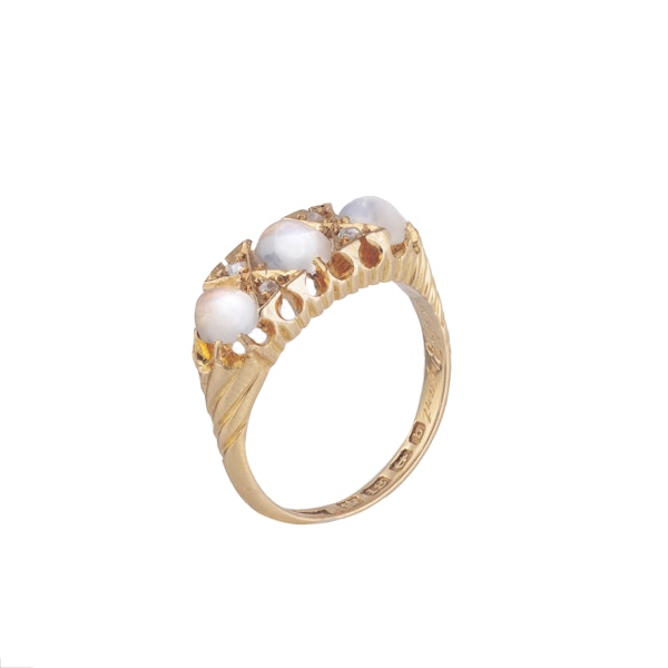 Moonstone Cabochon & Old Mine Cut Diamond 18ct Gold Ring | Edwardian 1901 - image 3