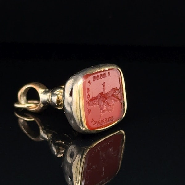 Vintage Georgian gold cased carnelian wax seal fob pendant - image 2