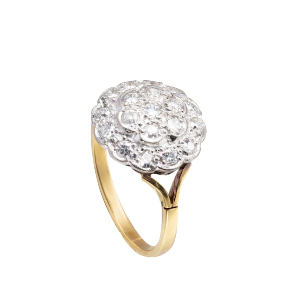 Diamond Cluster Ring in 18ct Gold | Edwardian c.1910 - image 2