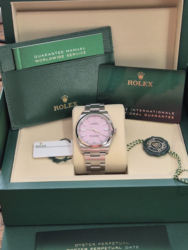 Rolex Oyster Perpetual 126000-0008 - image 2