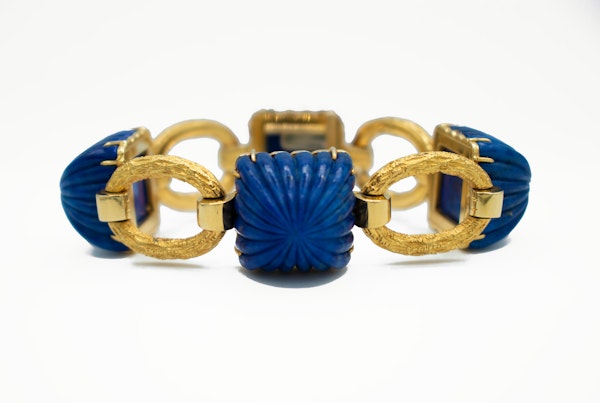 Vintage Carved Lapis Lazuli & 18ct Hammered Gold Bracelet - image 1
