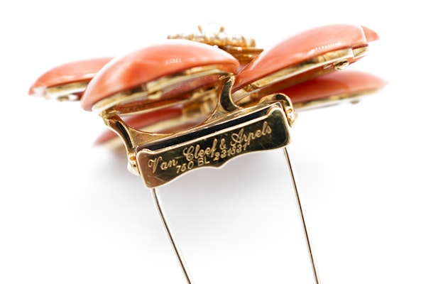 Van Cleef & Arpels Coral 'Rose de Noël' Clip-Brooch - image 3