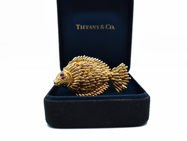 Tiffany & Co. 18ct Gold Fish Brooch - image 1