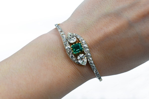 Antique Victorian 18ct Gold Bracelet with Diamonds and Natural Emerald - image 4