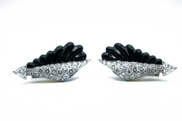 18ct Gold & Platinum Curved Onyx Earrings - image 2