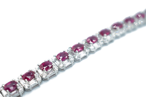 18ct Gold Burma Ruby & Diamond Bracelet - image 2