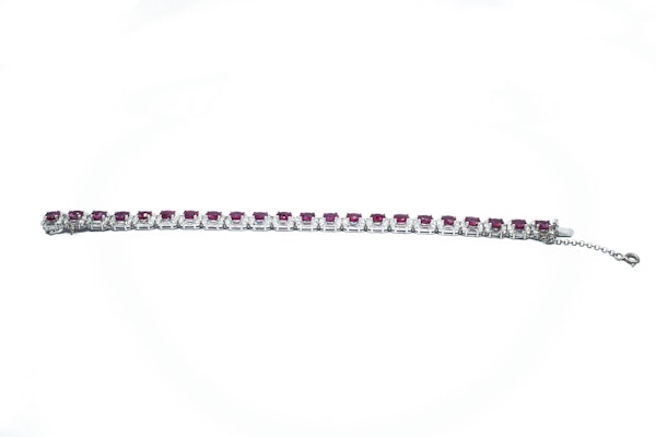 18ct Gold Burma Ruby & Diamond Bracelet - image 3