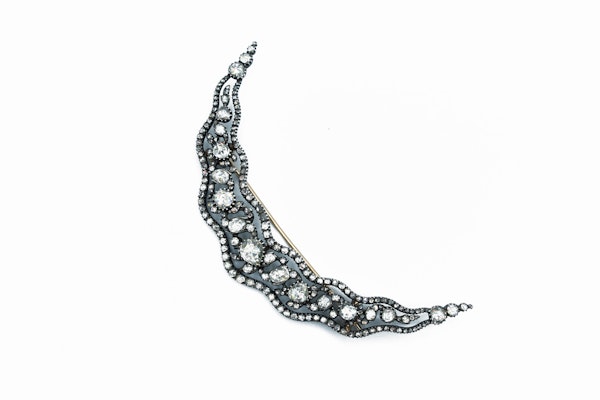 18ct Gold & Silver Rose-Cut Diamond Crescent Brooch - image 1