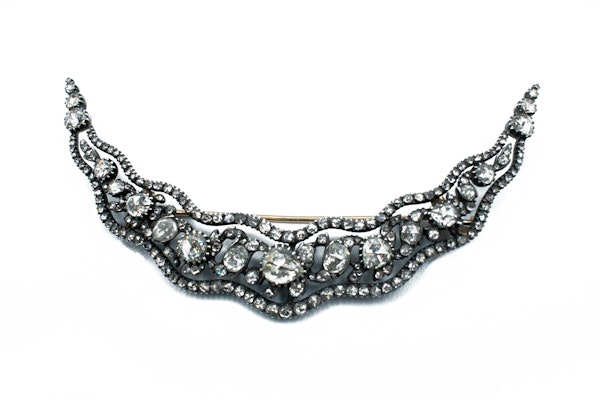 18ct Gold & Silver Rose-Cut Diamond Crescent Brooch - image 3