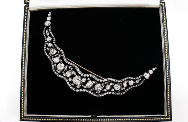 18ct Gold & Silver Rose-Cut Diamond Crescent Brooch - image 2