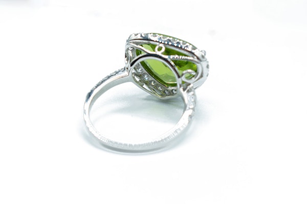 18ct Gold Heart-Shaped Peridot & Diamond Cluster Ring - image 3