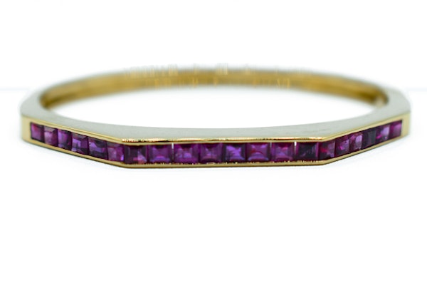 Set of Three 18ct Gold Gemstone Bracelets - image 4