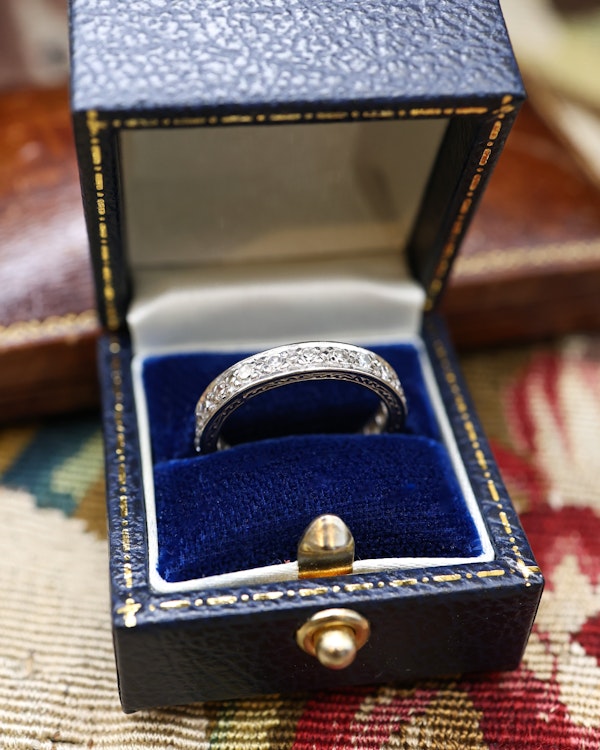 Downstairs at Grays: A very fine 18ct. White Gold Diamond Engraved Eternity Ring size L. Preowned - image 3