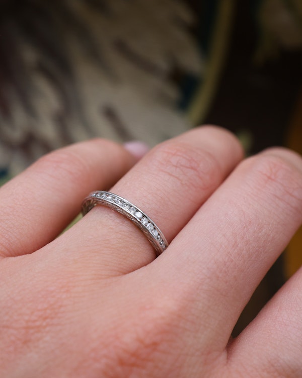Downstairs at Grays: A very fine Platinum Engraved Diamond Eternity Ring Size K1/2 Circa 1930 - image 3