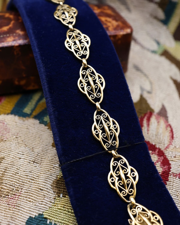 Downstairs at Grays: 18ct Yellow Gold French Lozenge Link Bracelet Circa 1905 - image 1