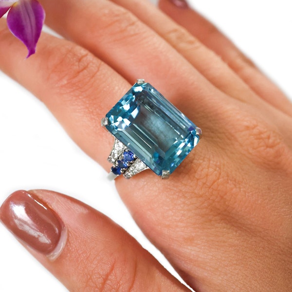 Art Deco Aquamarine Sapphire Diamond and Platinum Ring, Circa 1935 - image 4