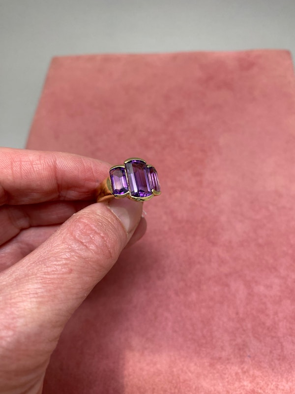 Amethyst 9ct Gold Ring date London 1993, Lilly's Attic since 2001 - image 3