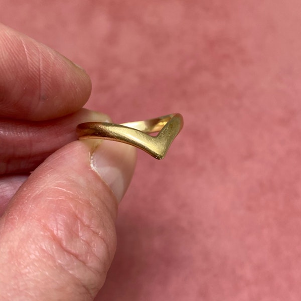 Wishbone Ring in 9k Gold date circa 1960, Lilly's Attic since 2001 - image 2