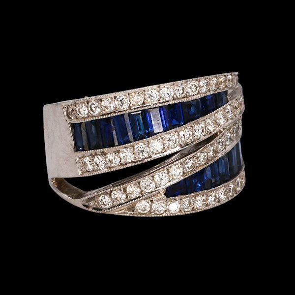 Lovely and Stylish Sapphire and Diamond ring,Deco&Vintage,stand 324 - image 4