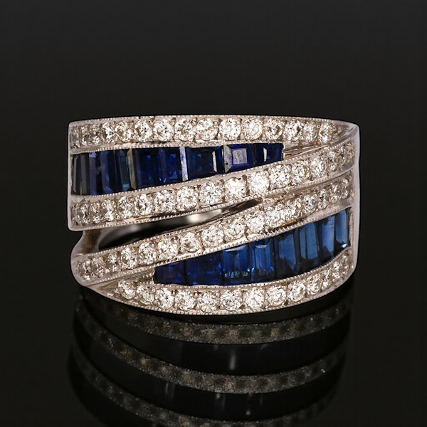 Lovely and Stylish Sapphire and Diamond ring,Deco&Vintage,stand 324 - image 3