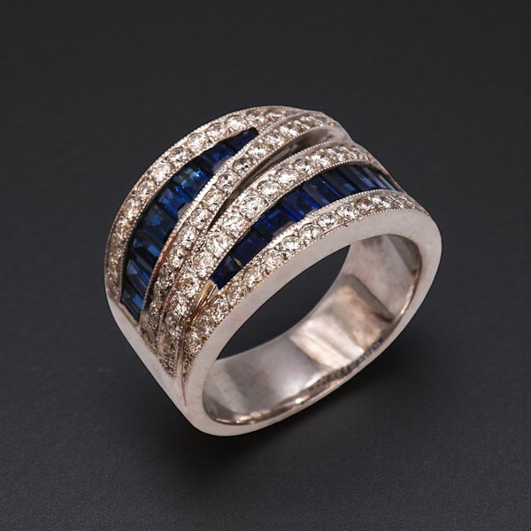 Lovely and Stylish Sapphire and Diamond ring,Deco&Vintage,stand 324 - image 2