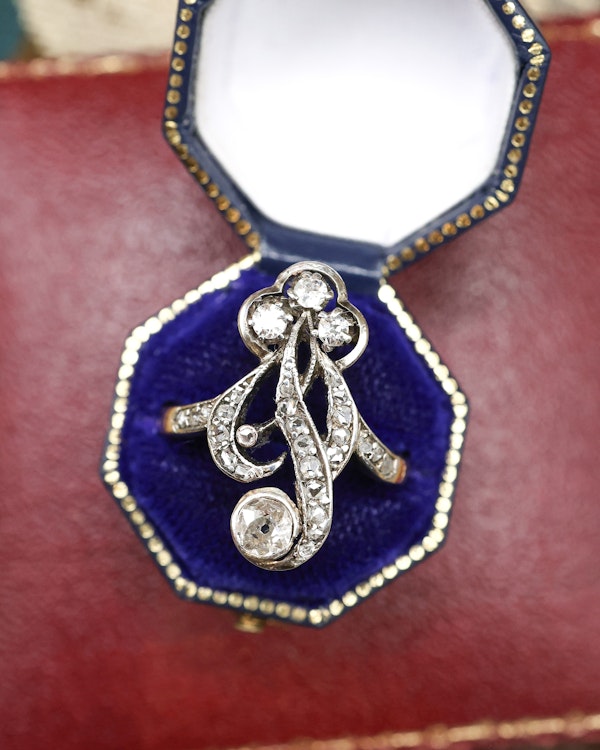 A very fine 18ct Yellow Gold (tested), Silver tipped Diamond, Art Nouveau, Foliate Design Ring. C. 1890 - image 1