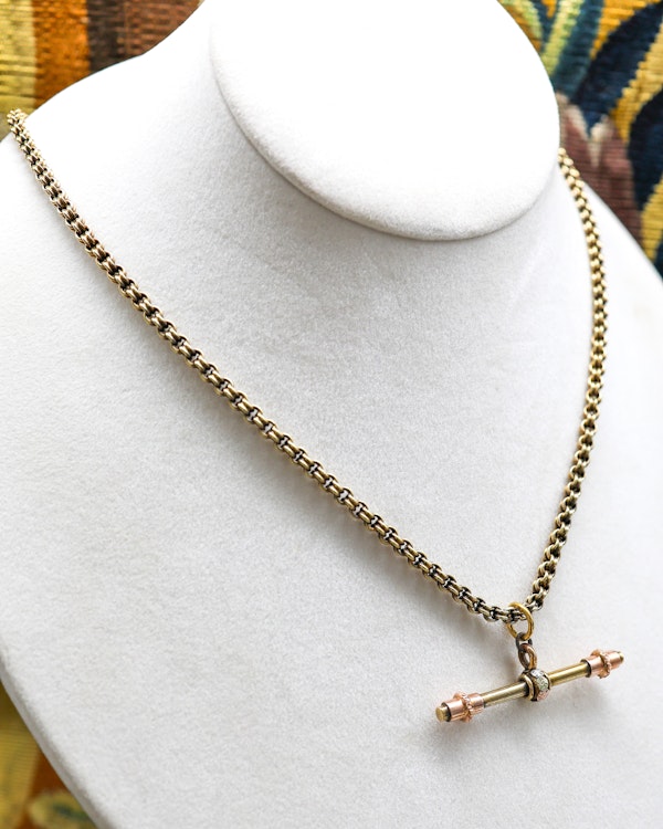 Downstairs at Grays: A very fine 15 carat (tested) Yellow Gold, double linked Chain, with original barrel clasp. English. Circa 1890 - image 5
