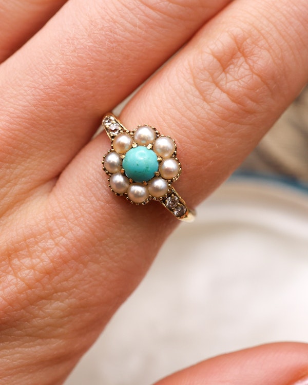 A fine Late Victorian, Turquoise, Natural Split Pearl and Diamond Cluster Ring. English C. 1880 - image 4