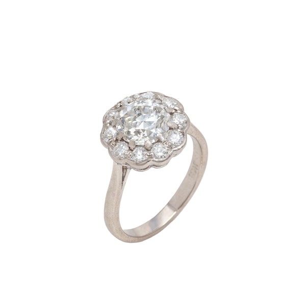 Diamond Cluster Ring in 18ct Gold | English c.1980s - image 1