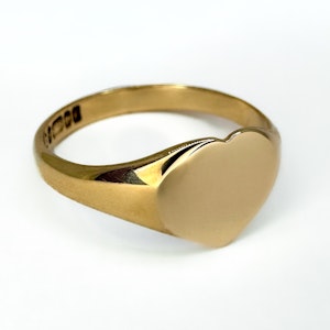 Vintage Gold Heart Signet Ring - Saddingtons Jewellery Stand 375