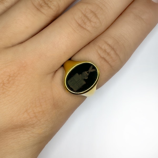 Antique Crested Bloodstone Intaglio Signet Ring - Saddingtons Jewellery Stand 375 - image 3