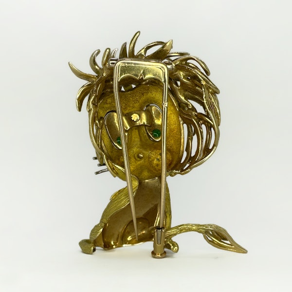 French Lion Clip Brooch - Saddingtons Jewellery Stand 375 - image 2