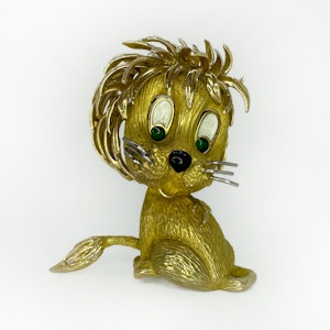 French Lion Clip Brooch - Saddingtons Jewellery Stand 375