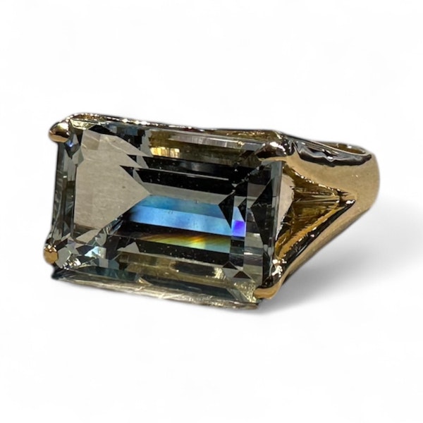 10ct Brazilian Aquamarine Ring in 18k Yellow Gold - info@marksjewellery.co.uk - image 2