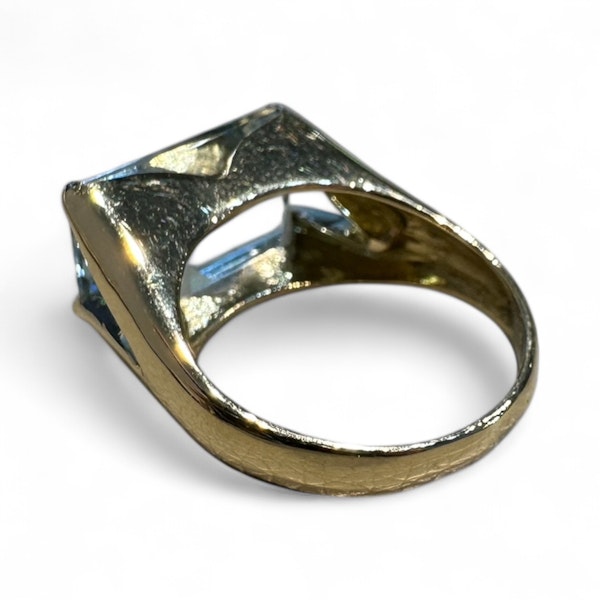 10ct Brazilian Aquamarine Ring in 18k Yellow Gold - info@marksjewellery.co.uk - image 4